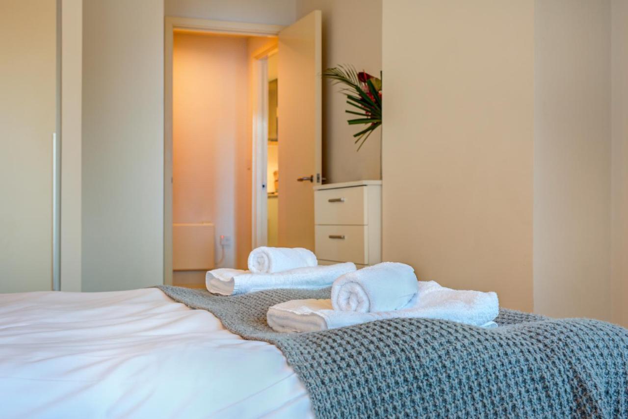 Cleyro Serviced Apartments - Finzels Reach Бристоль Экстерьер фото