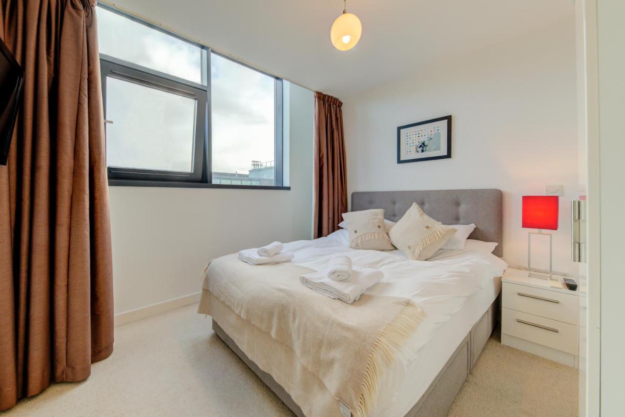 Cleyro Serviced Apartments - Finzels Reach Бристоль Экстерьер фото